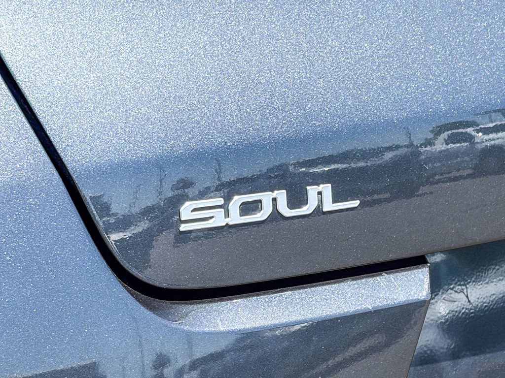 Used 2024 Kia Soul LX w/ Option Group 015 FWD image 10