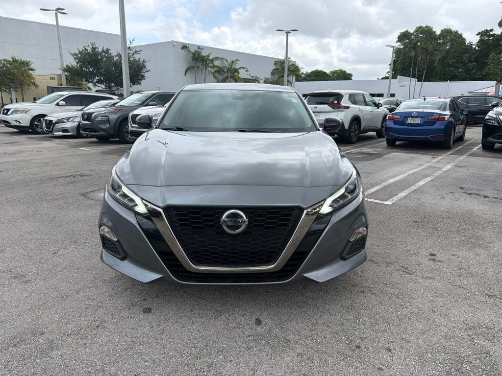 Used 2021 Nissan Altima 2.5 SR FWD image 2