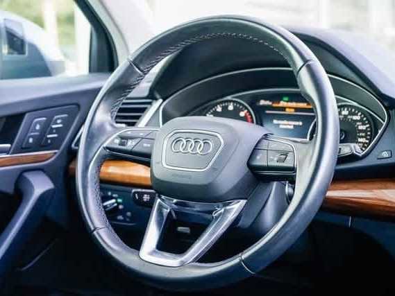 Used 2023 Audi Q5 2.0T Premium w/ Convenience Package image 15