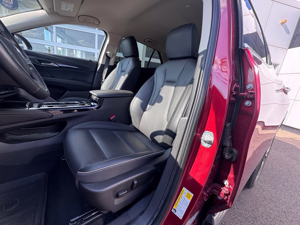 Used 2023 Buick Envision Essence FWD image 13