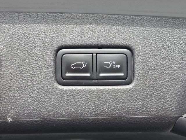 Used 2025 Kia Carnival EX FWD image 18