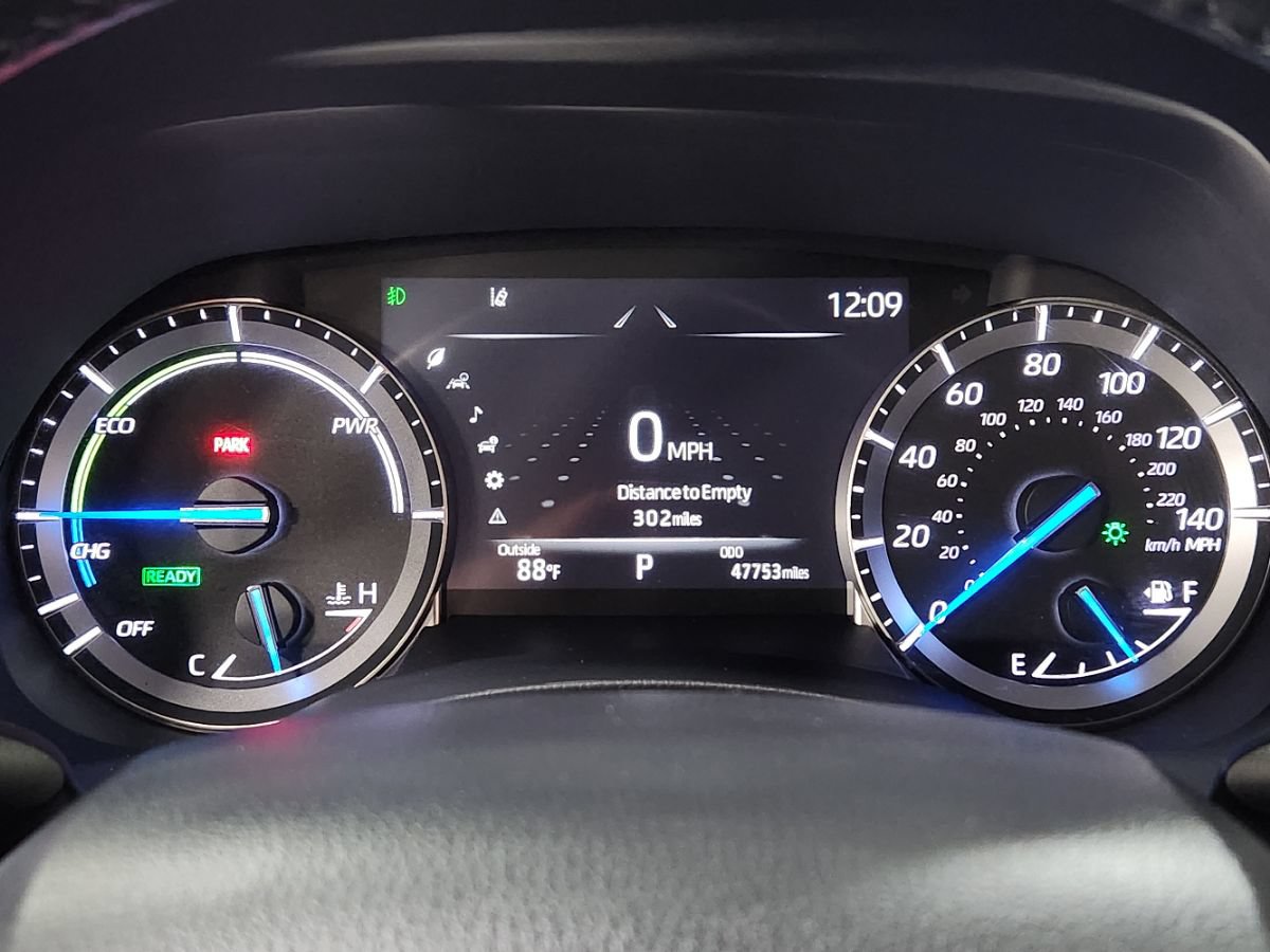 Used 2022 Toyota Highlander XLE AWD/4WD image 35