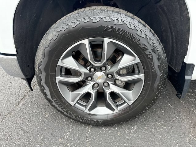 Used 2024 Chevrolet Silverado 1500 LT AWD/4WD image 10