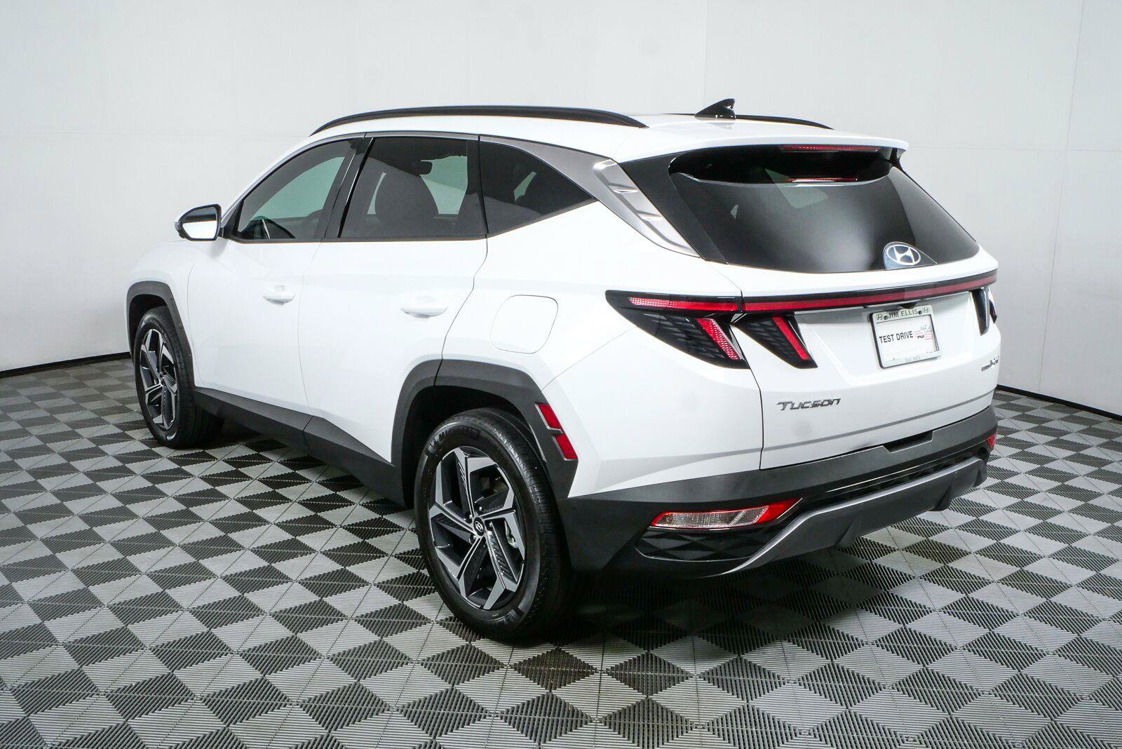 Used 2024 Hyundai Tucson Limited AWD/4WD image 30