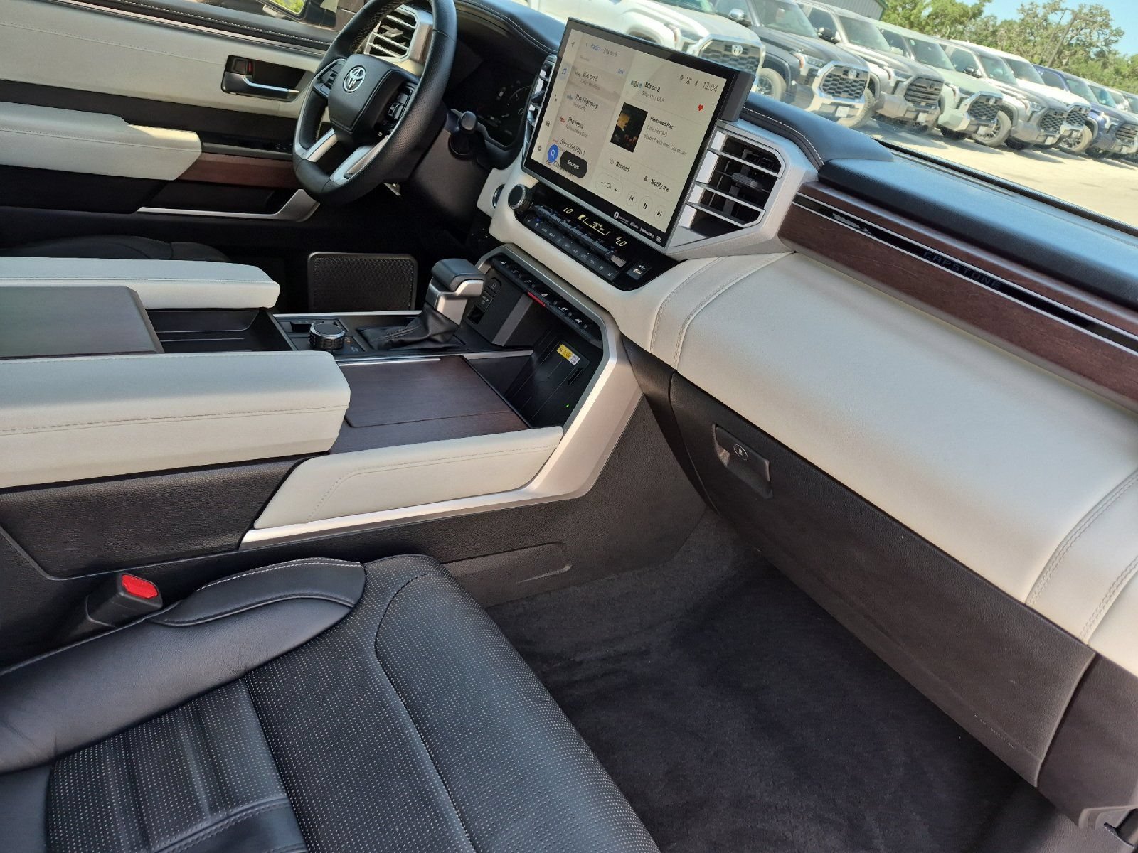 Used 2023 Toyota Sequoia Capstone AWD/4WD image 16