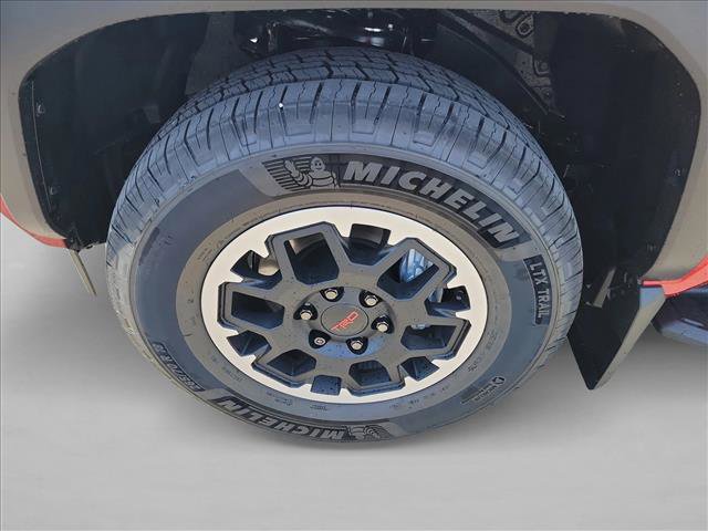 Used 2025 Toyota 4Runner TRD Off-Road image 9