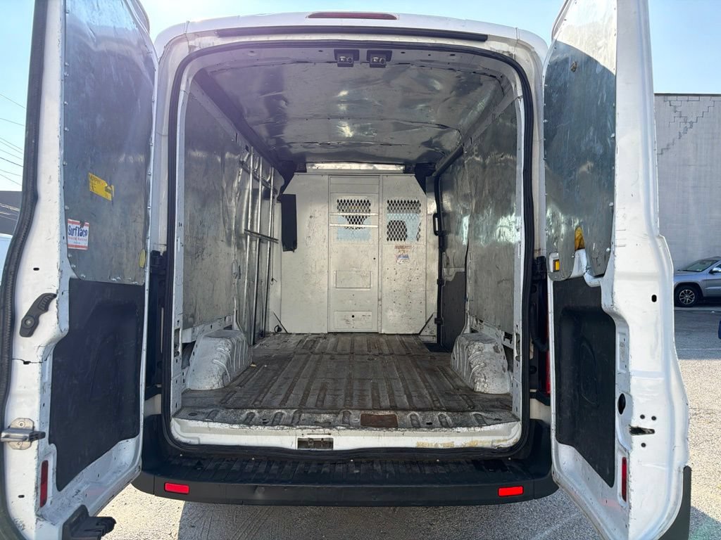 Used 2016 Ford Transit 250 130 Medium Roof RWD image 8