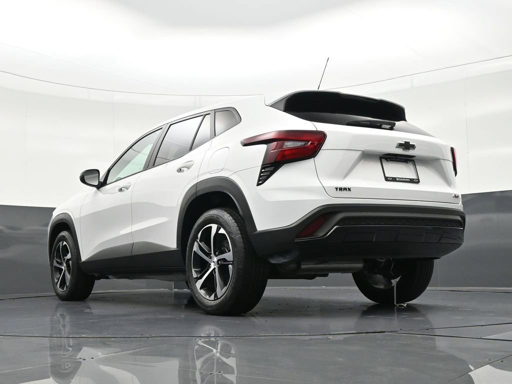 Used 2025 Chevrolet Trax RS w/ Driver Confidence Package image 30