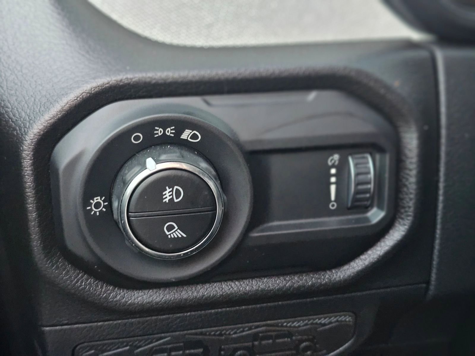 New 2026 Jeep Gladiator Sport image 19