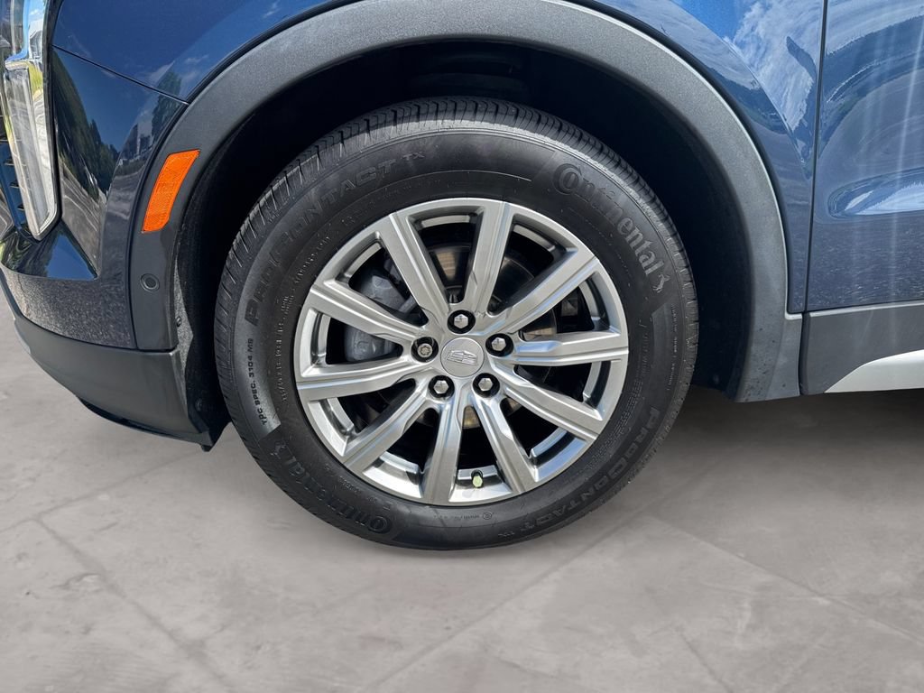 Used 2022 Cadillac XT4 Premium Luxury w/ Enhanced Visibility Package AWD/4WD image 14