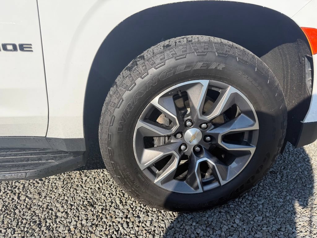 Used 2022 Chevrolet Tahoe LT w/ LT Signature Package AWD/4WD image 12