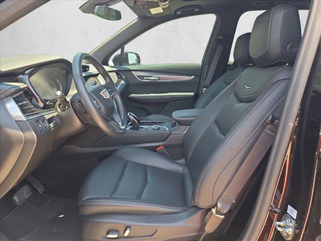 Used 2025 Cadillac XT6 Luxury FWD image 14