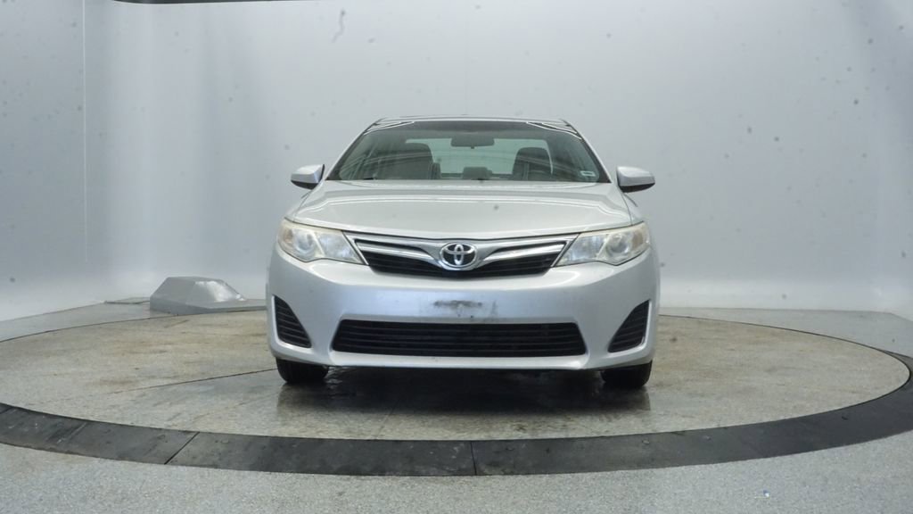 Used 2013 Toyota Camry LE image 15