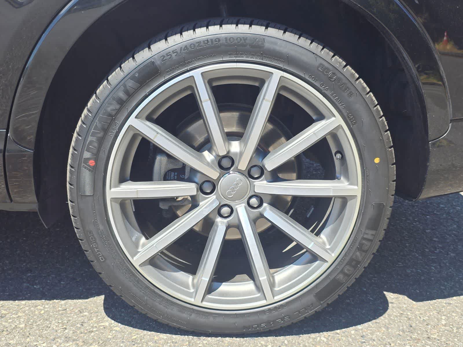 Used 2018 Audi Q3 2.0T Premium Plus w/ Premium Plus Package AWD/4WD image 8