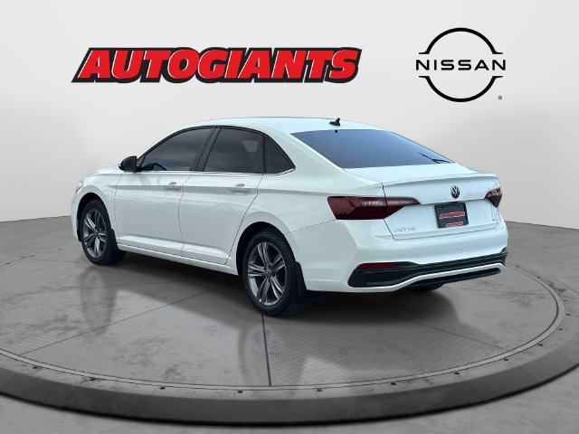 Used 2024 Volkswagen Jetta SE FWD image 5