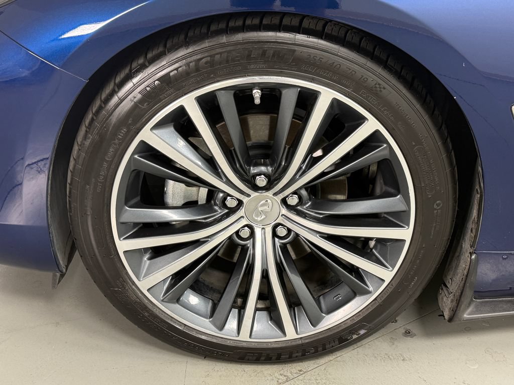 Used 2017 INFINITI Q60 3.0t w/ Cargo Package RWD image 11