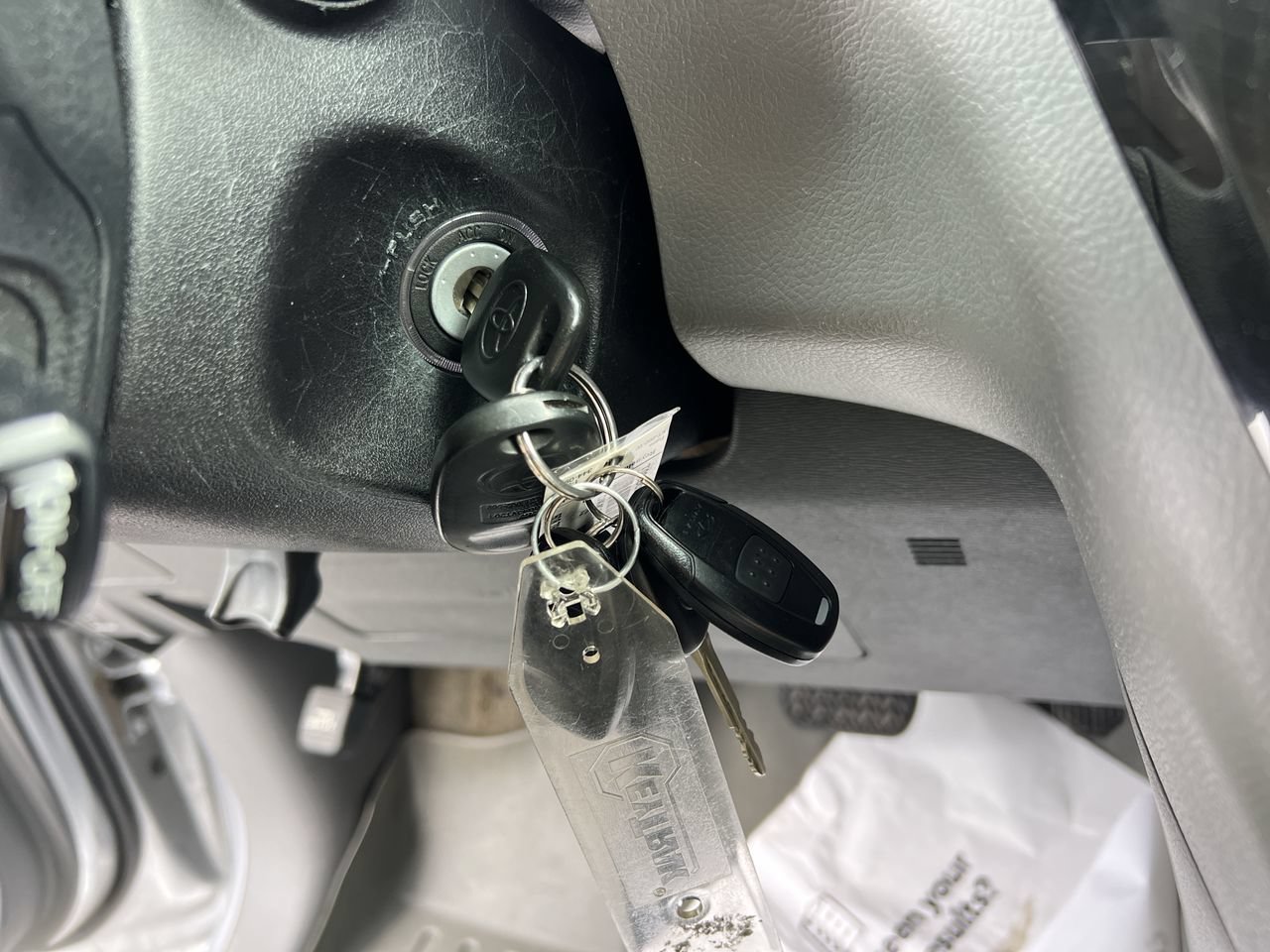 Used 2015 Toyota Sienna LE FWD image 38