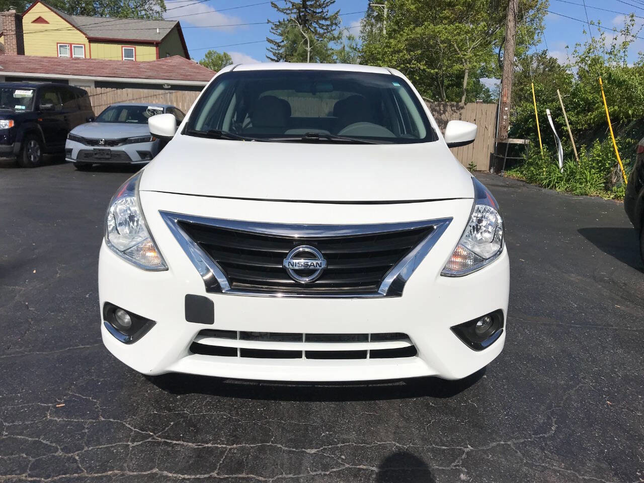 Used 2015 Nissan Versa SV w/ SV Appearance Package image 3