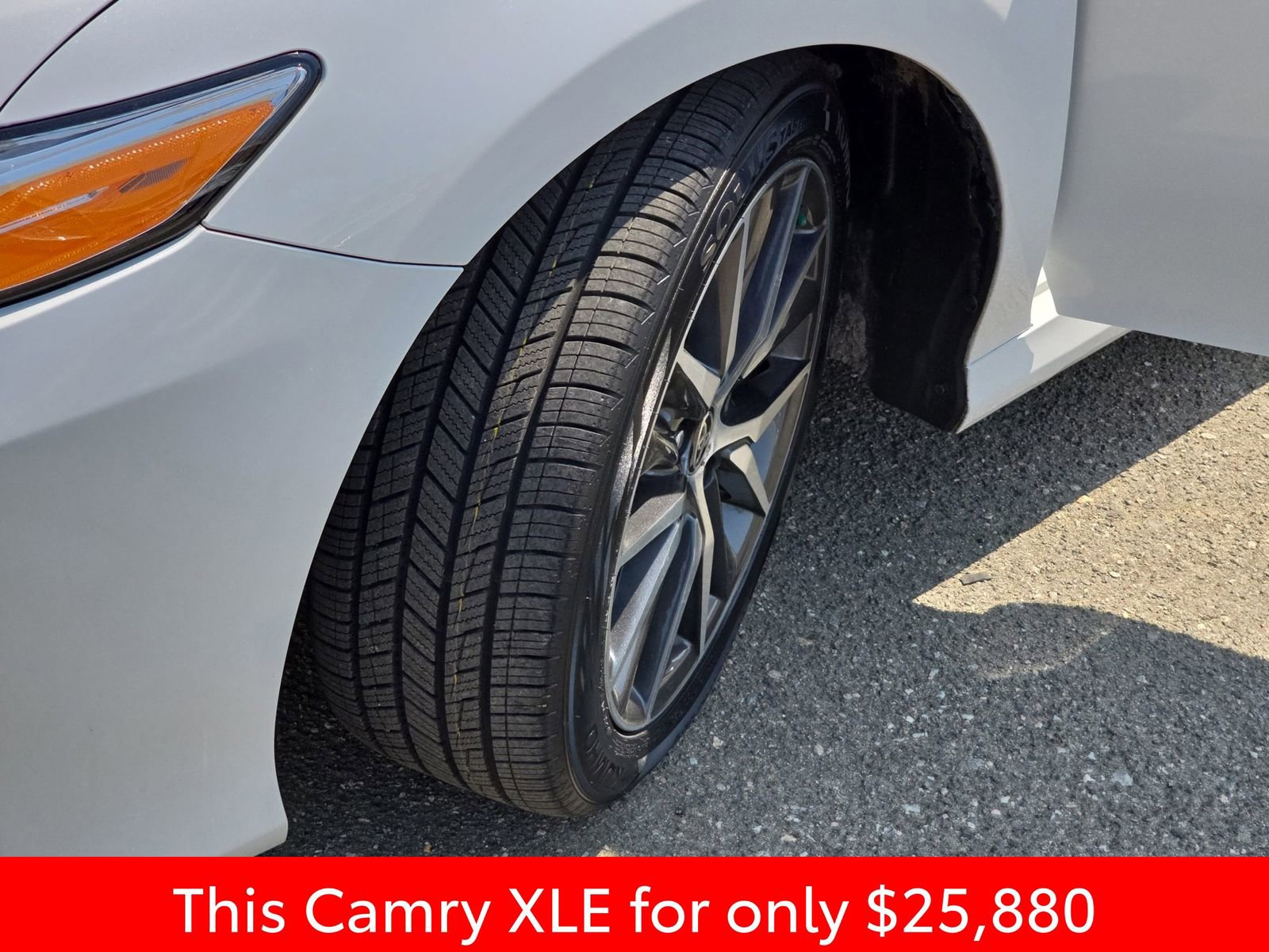 Used 2024 Toyota Camry XLE image 38