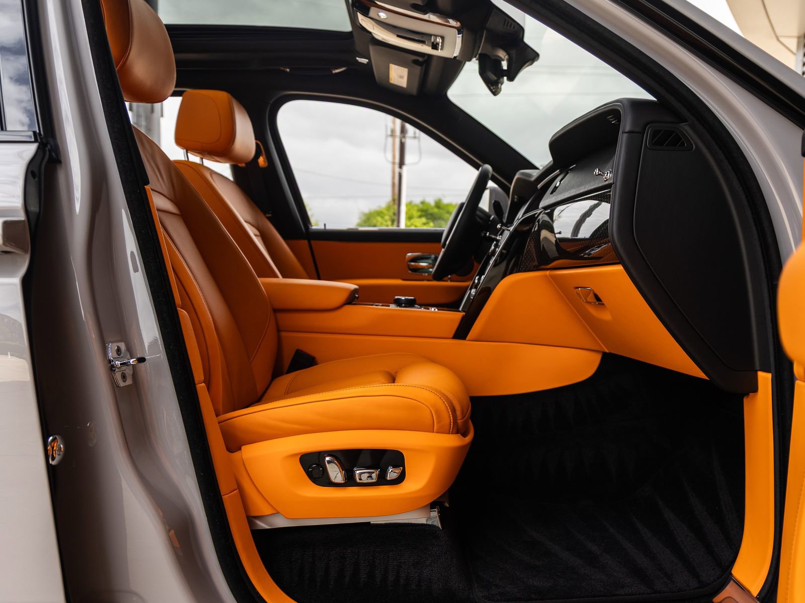 Certified 2023 Rolls-Royce Cullinan Black Badge image 51