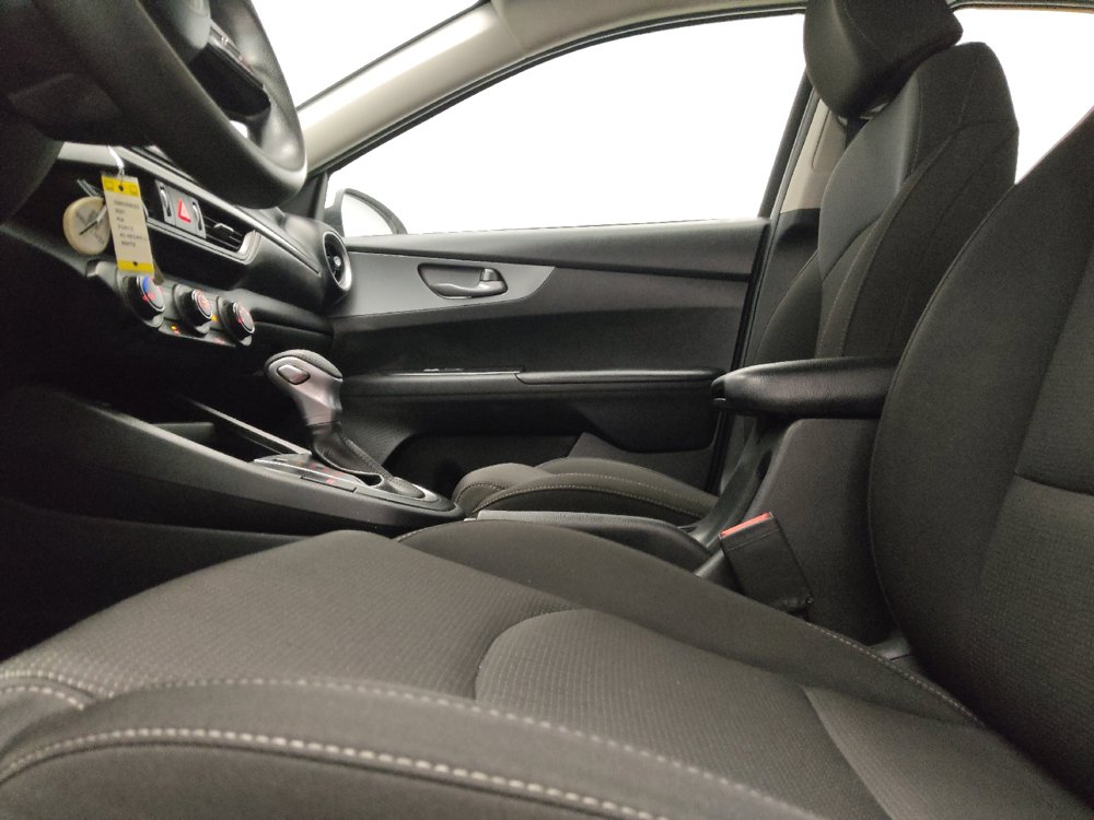 Used 2021 Kia Forte LXS FWD image 17