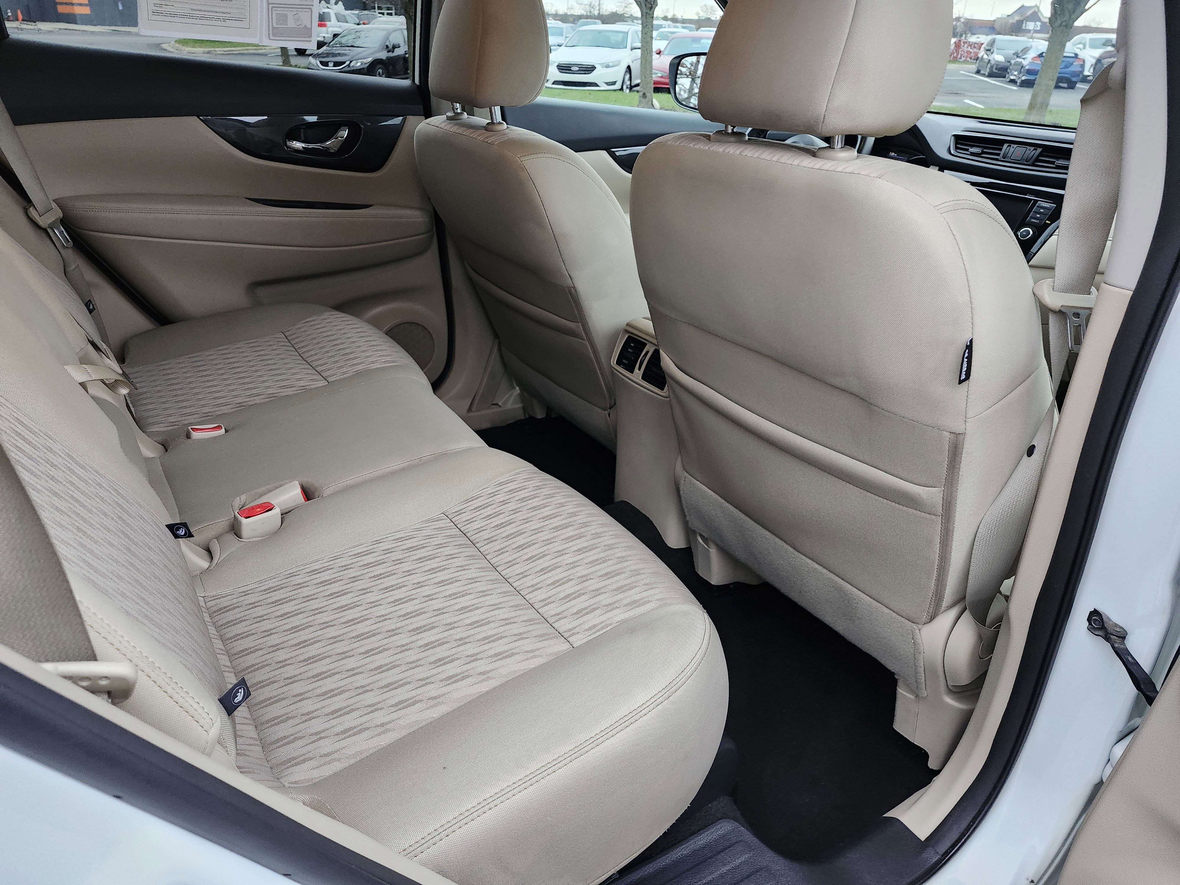 Used 2018 Nissan Rogue SV image 21