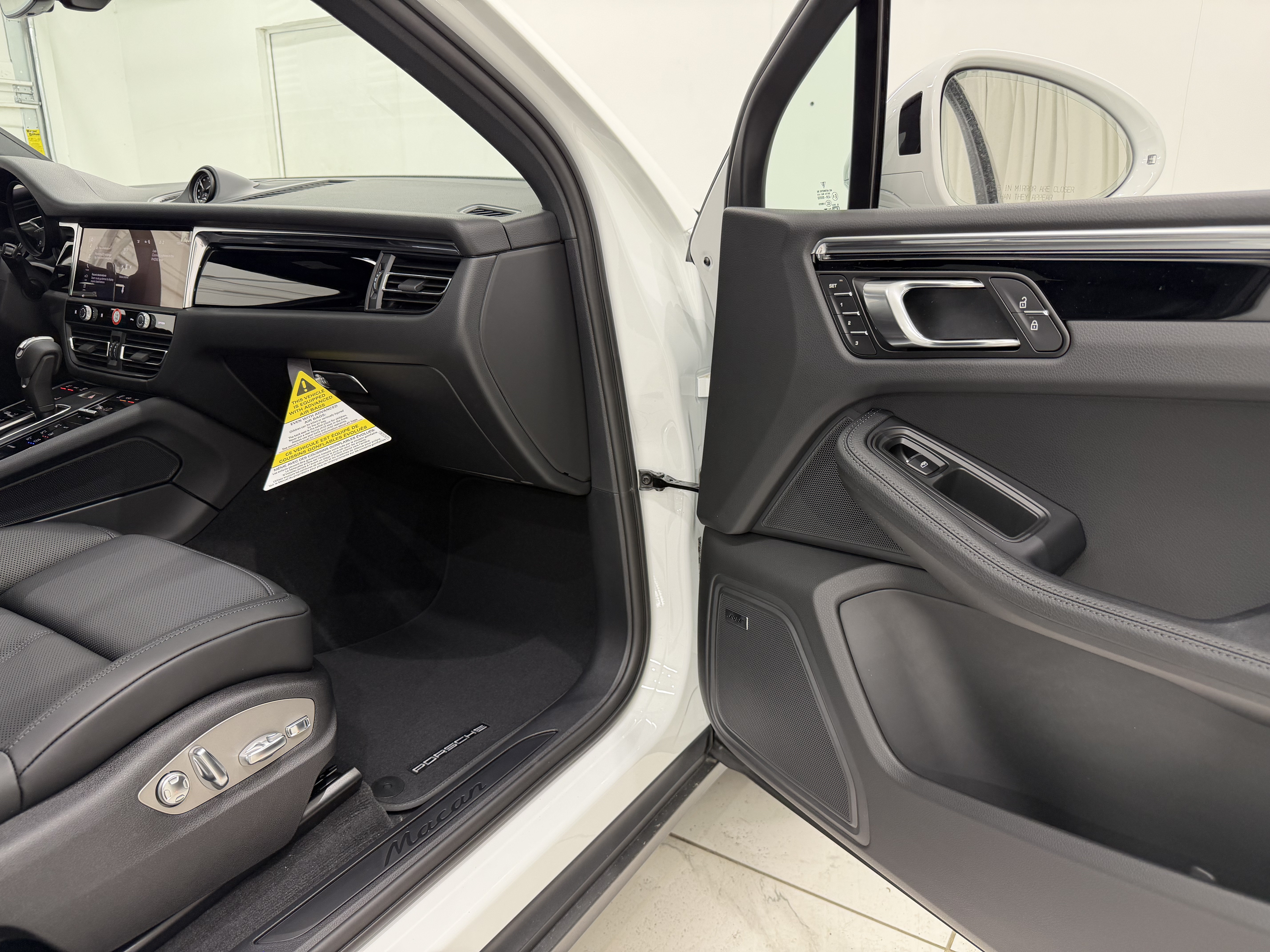 New 2026 Porsche Macan AWD/4WD image 22