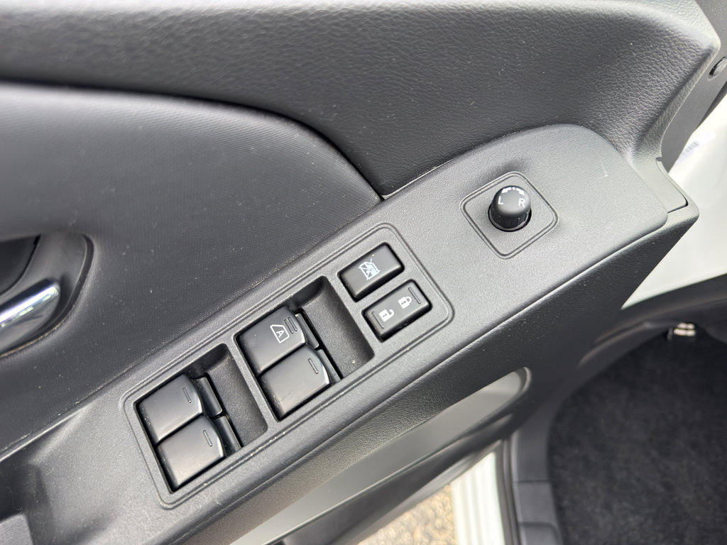 Certified 2022 Nissan Frontier SV image 12