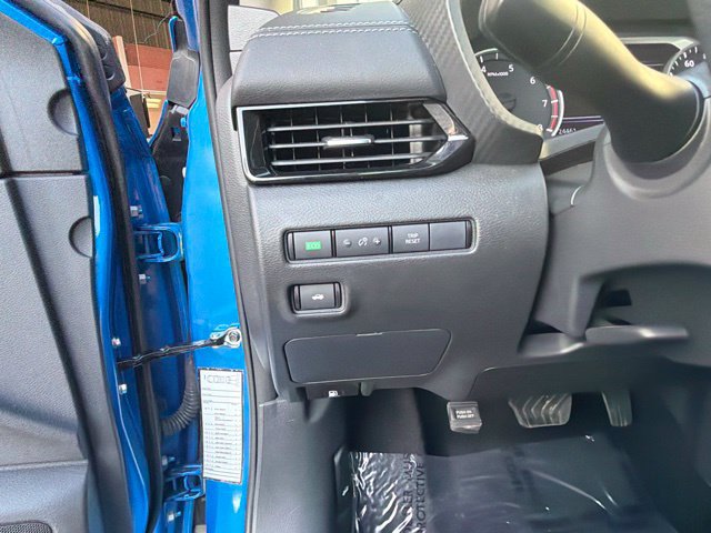 Used 2025 Nissan Sentra SV FWD image 29