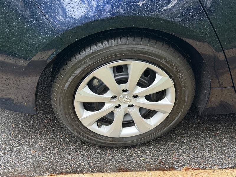 Used 2021 Toyota Corolla LE FWD image 17