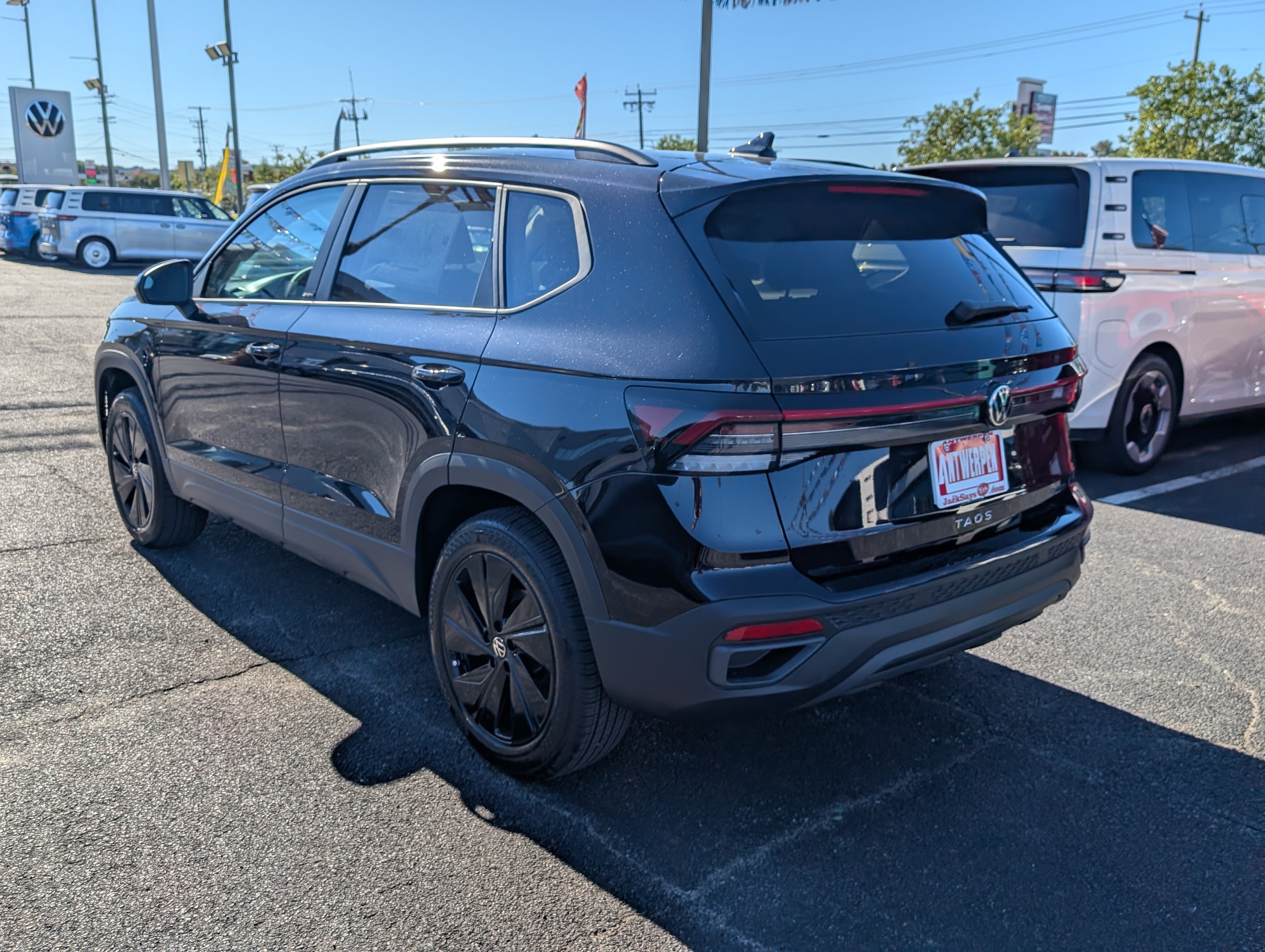 New 2027 Volkswagen Taos Sport AWD/4WD image 4