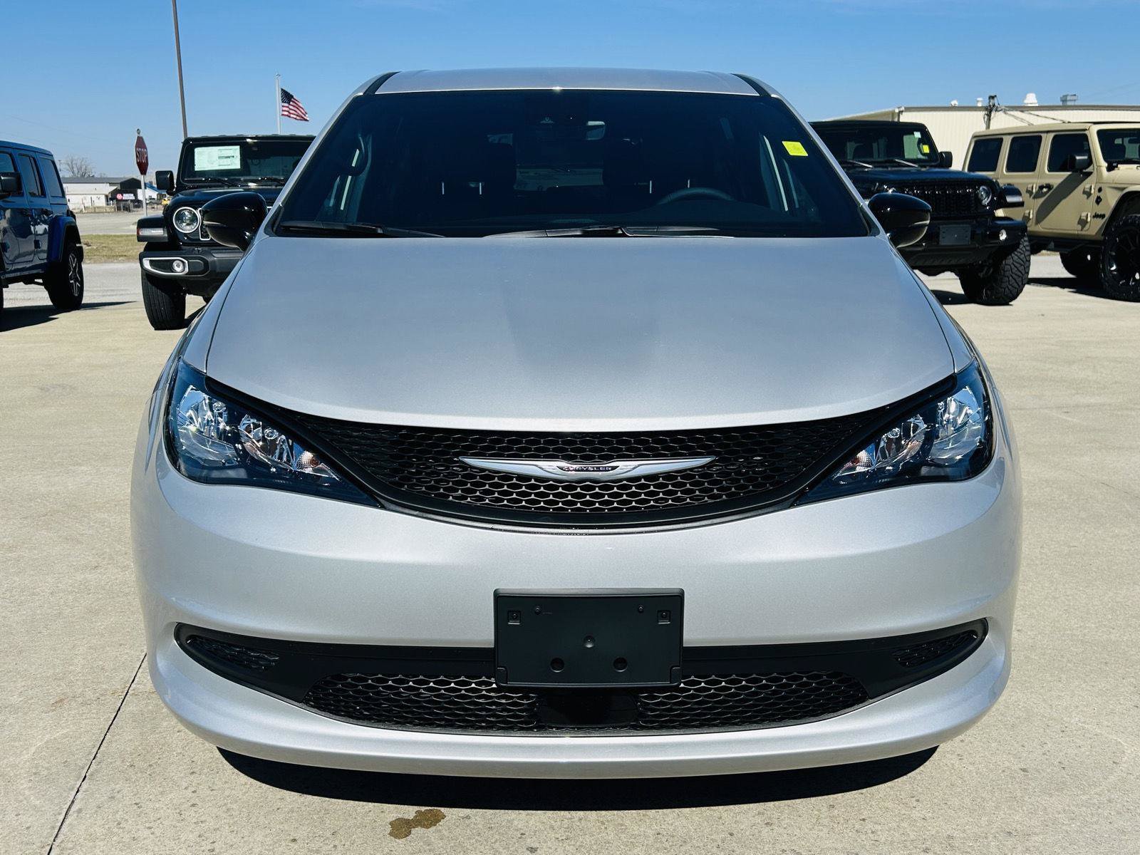 New 2026 Chrysler Voyager LX FWD image 33