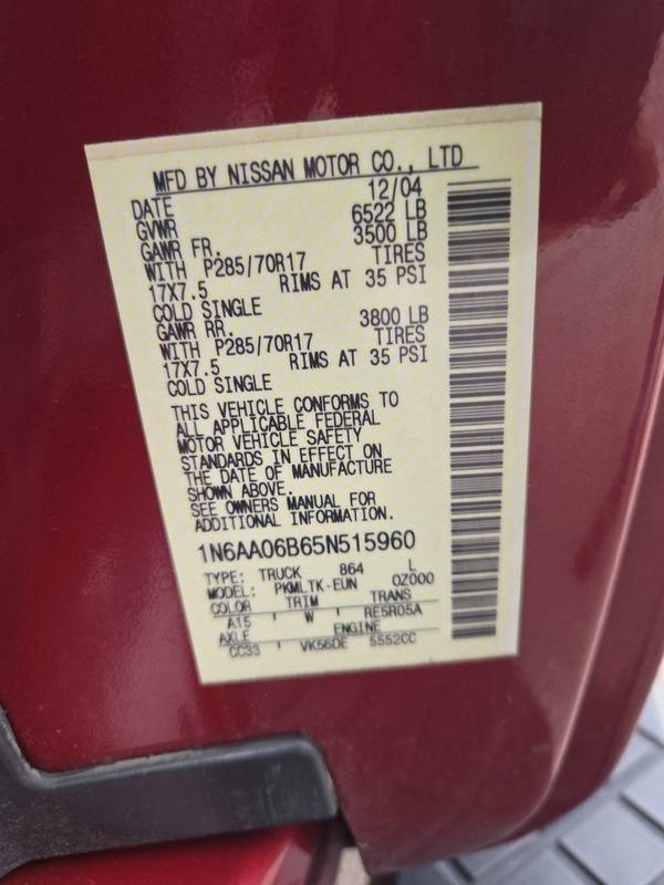 Used 2005 Nissan Titan SE image 24