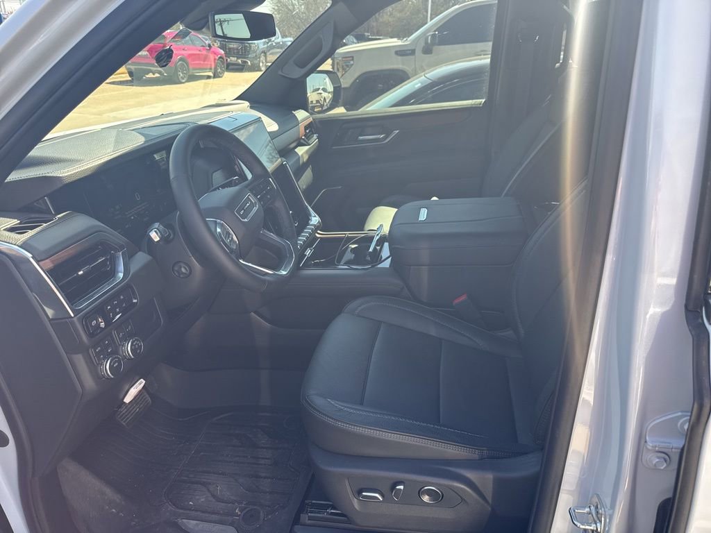 Used 2026 GMC Yukon Denali w/ Sun & Power Step Package image 9