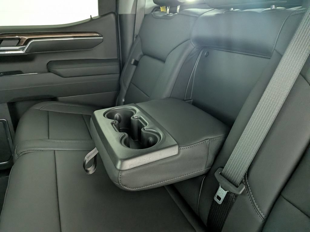 Used 2026 Chevrolet Silverado 1500 LT Trail Boss w/ LT Trail Boss Premium Package AWD/4WD image 28