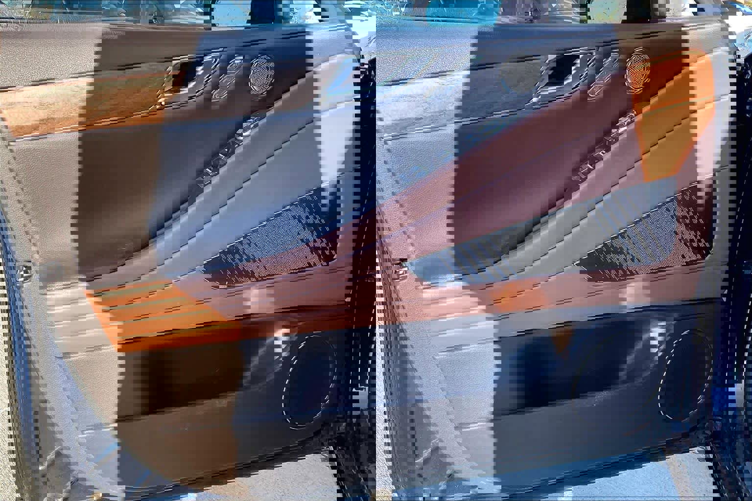 Used 2024 Genesis G80 image 18