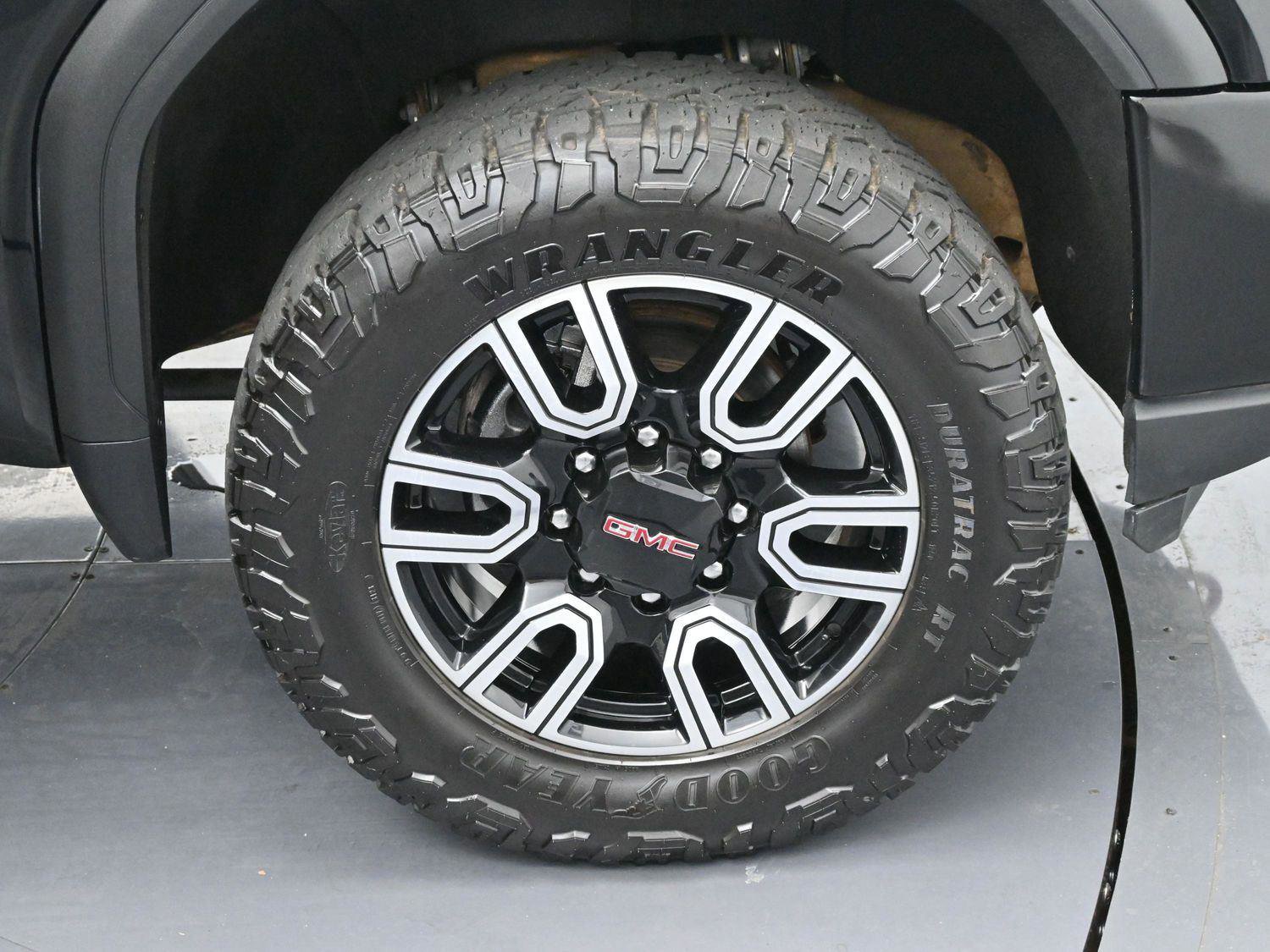 Used 2023 GMC Sierra 3500 AT4 w/ AT4 Premium Plus Package image 34