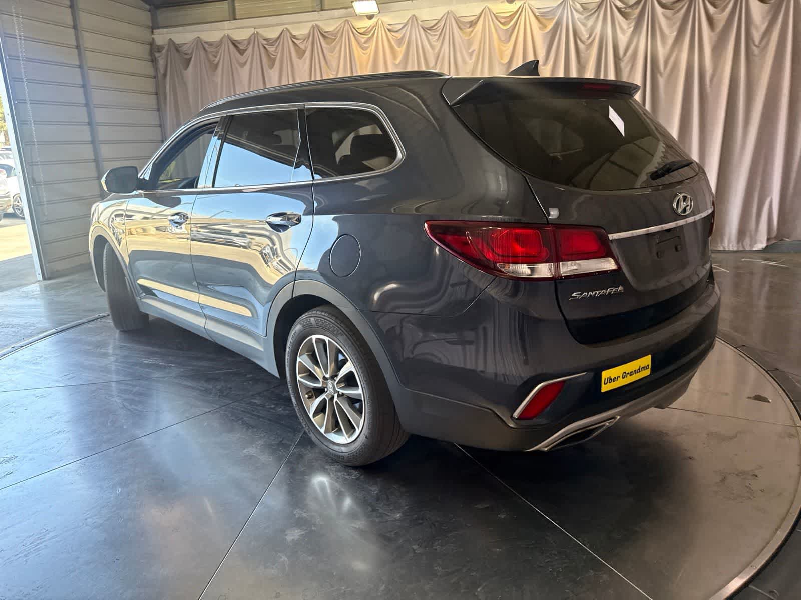 Used 2017 Hyundai Santa Fe SE FWD image 7