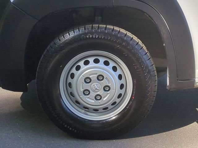 Used 2025 RAM ProMaster 2500 w/ Convenience Group FWD image 19