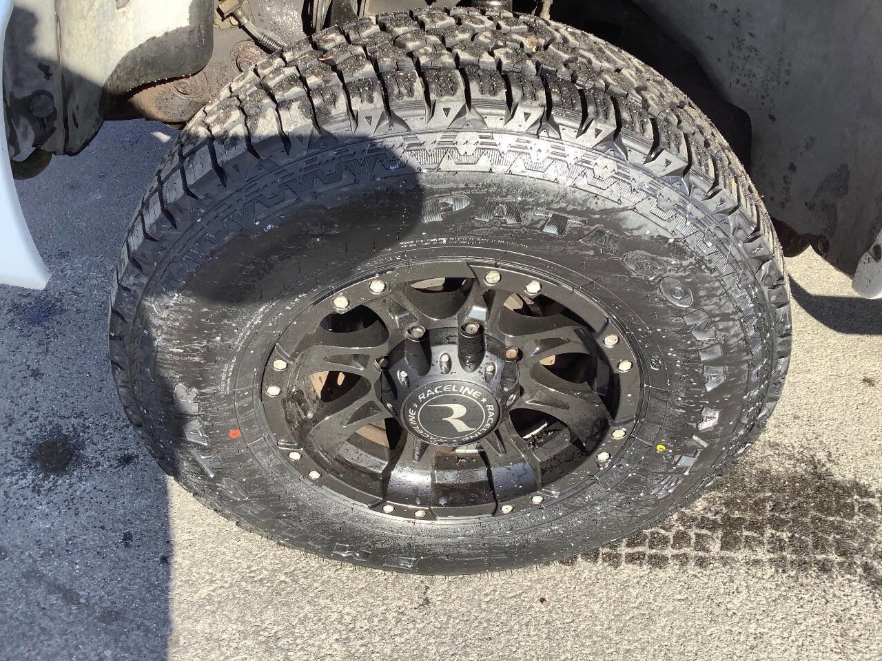 Used 2003 GMC Sierra 2500 SLE w/ Skid Plate Package image 25