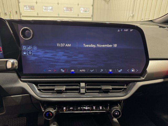 Used 2024 Chevrolet Equinox EV RS image 18