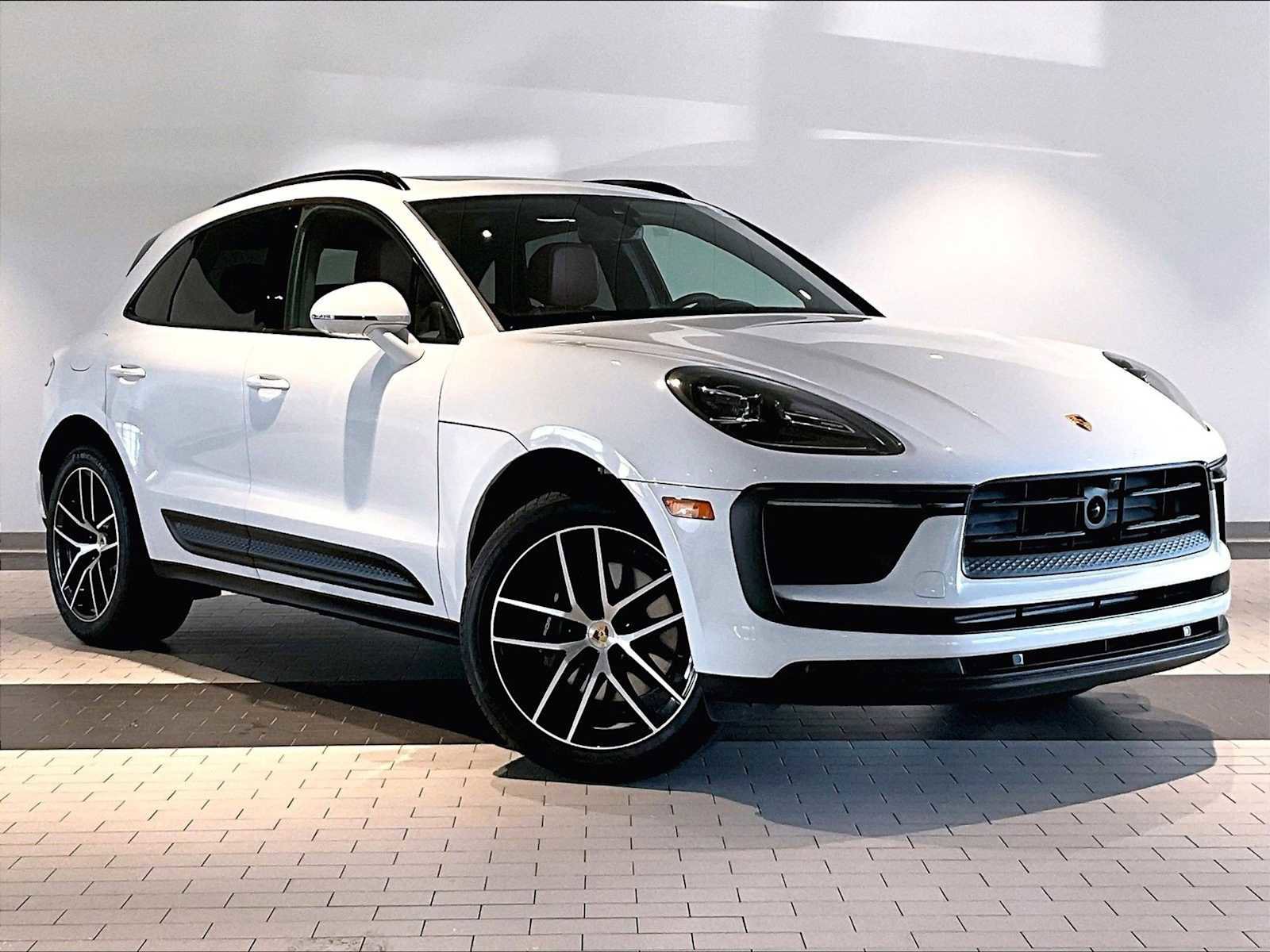Used 2025 Porsche Macan image 12