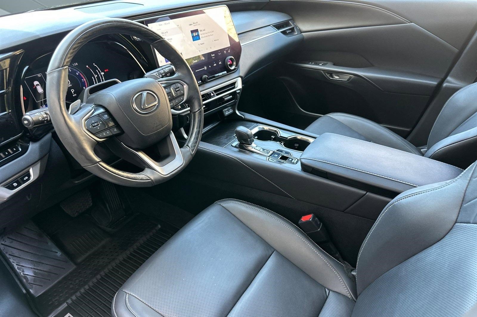Certified 2024 Lexus RX 350 Premium w/ Convenience Package FWD image 4