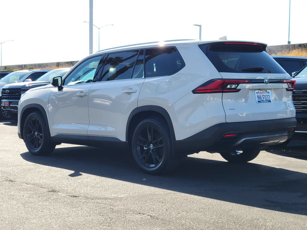 Used 2024 Toyota Grand Highlander AWD image 2