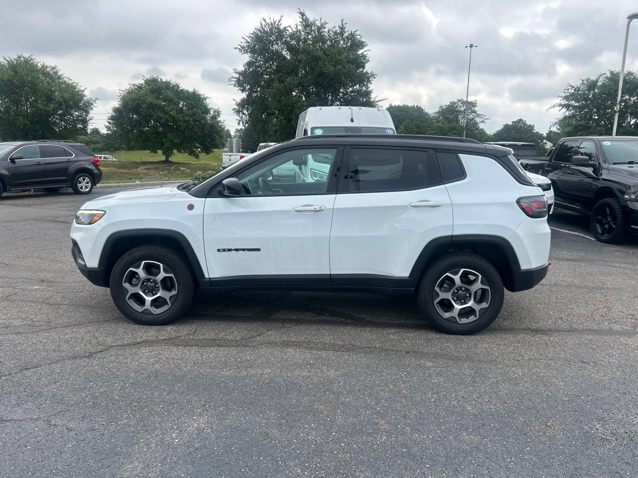 Used 2022 Jeep Compass Trailhawk w/ Trailhawk Elite Group AWD/4WD image 6