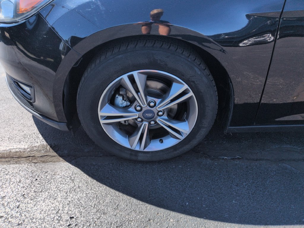 Used 2018 Ford Focus SE w/ SE Appearance Package FWD image 28