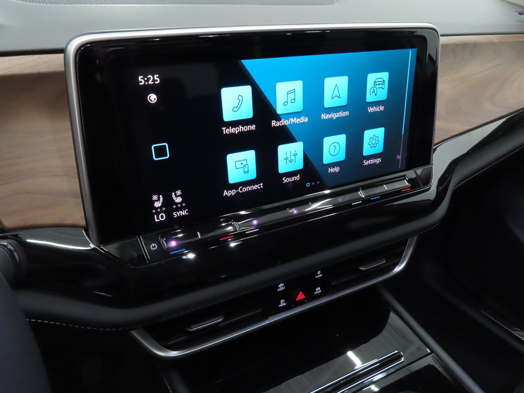 Certified 2026 Volkswagen Atlas SE FWD image 17