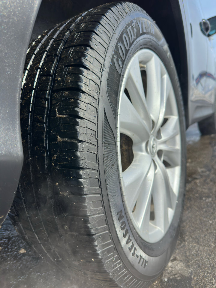 Used 2014 Toyota RAV4 Limited image 11