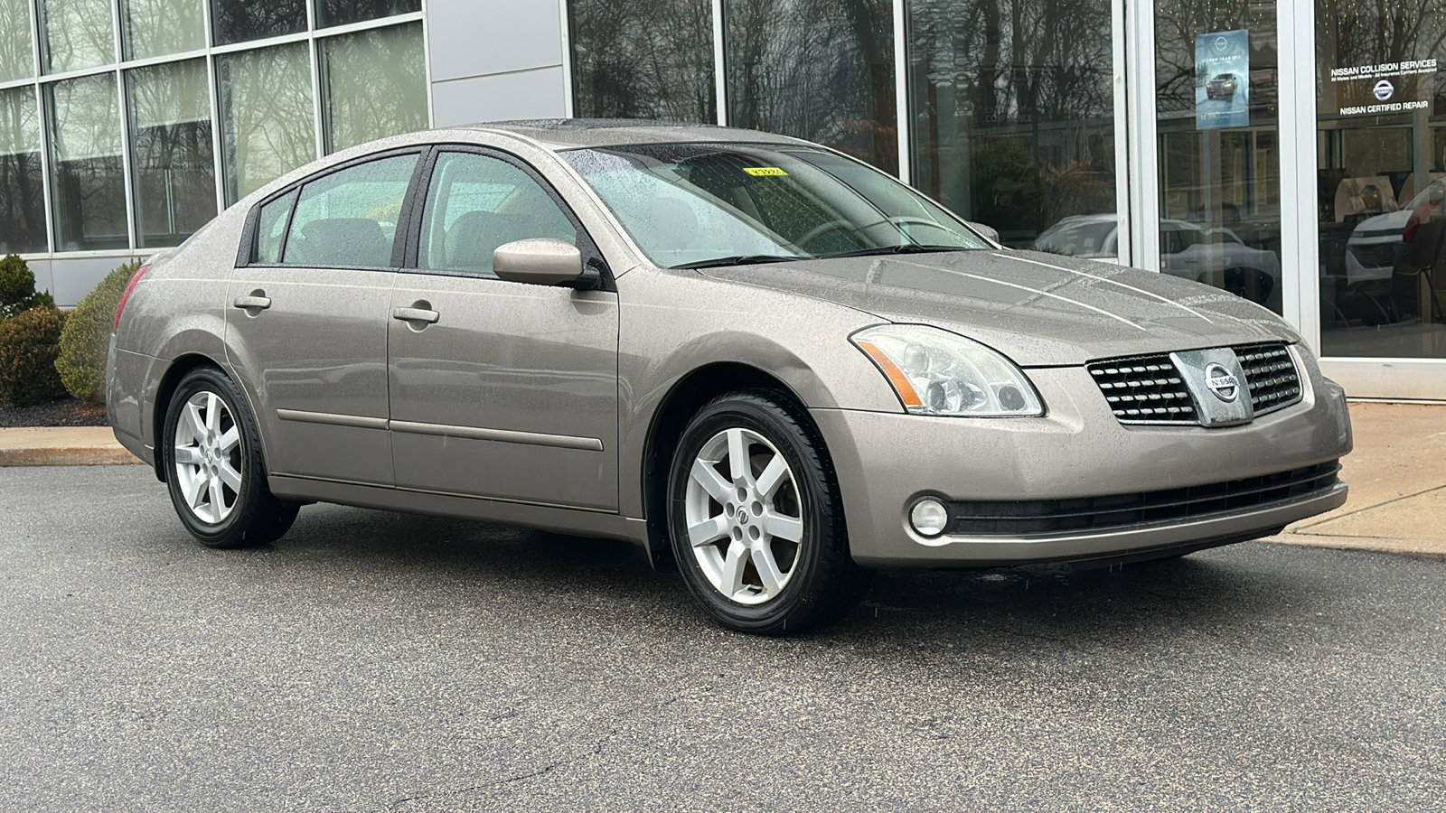 Used 2004 Nissan Maxima 3.5 SL w/ Navigation System Pkg image 2