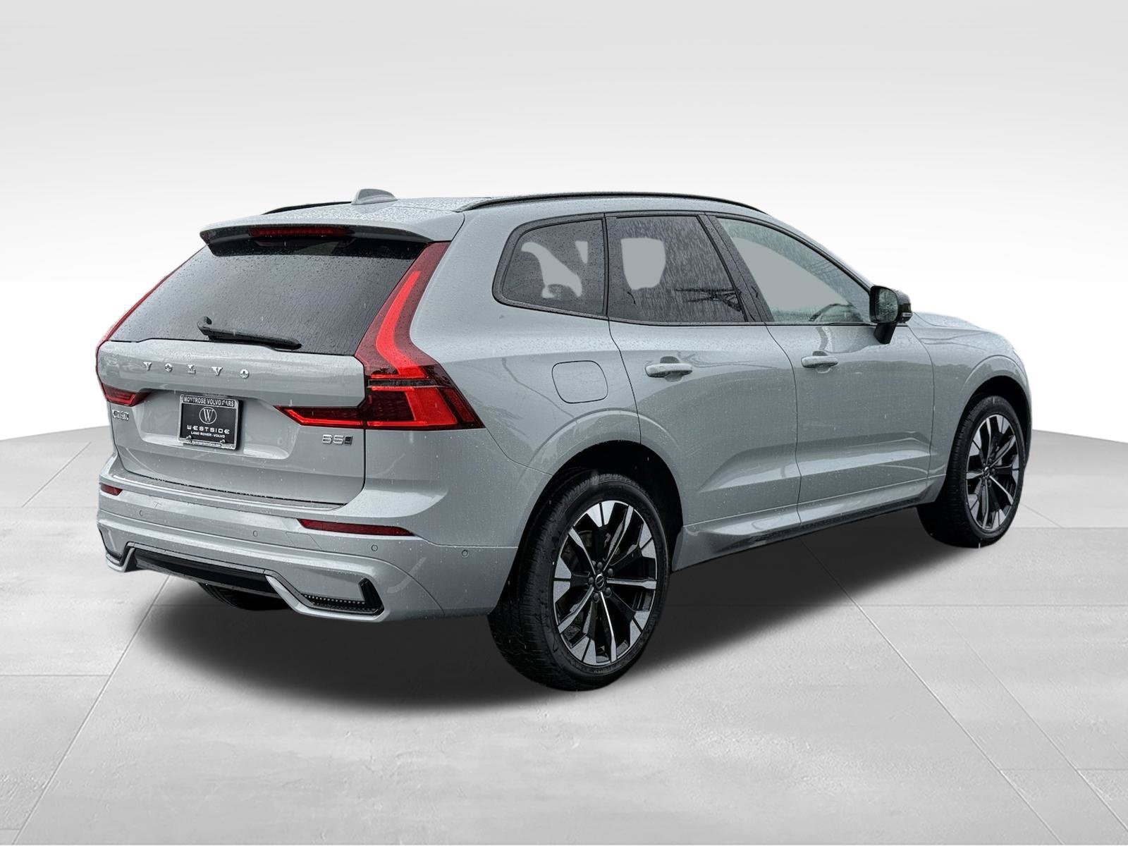 New 2027 Volvo XC60 B5 Plus AWD/4WD image 6